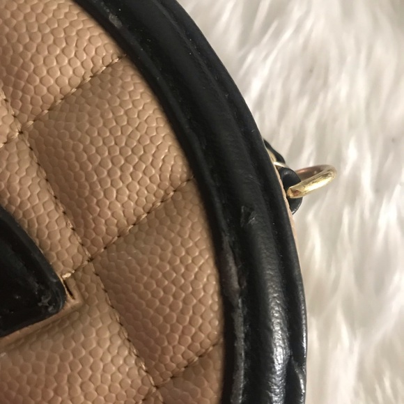 Woman’s Vintages CC Tan Quilted Round Bag *Firm Priced* - Picture 10 of 13